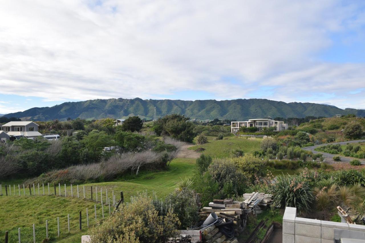 157 Field Way Luxury Lodge Waikanae Buitenkant foto